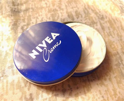 5 Surprising Uses For Nivea Creme That You Probably Didn't Know | The Beauty Junkee