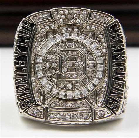 NHL 2011 Boston Bruins Stanley Cup Championship Replica Ring