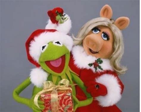 Pin by Leslie Bedwell on Miss Piggy | Kermit and miss piggy, Muppets christmas, Muppets