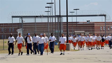 Michigan prison sentence reforms gain momentum