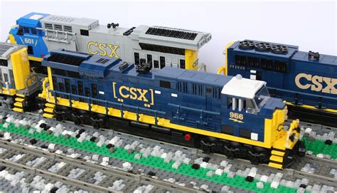 CSX ES44AC top | The parts selection in dark blue is getting… | Flickr