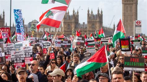 Hundreds of thousands rally across cities to support Palestinians – Euractiv