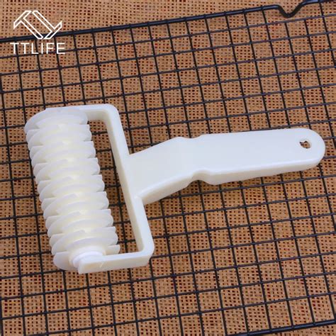 TTLIFE Creative Noodle Pizza Cutter Pasta Roller Docker Plastic Rolling Cutters Pastry Gadget ...