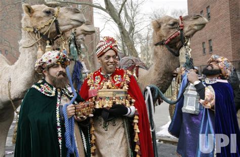 Photo: Three Kings parade celebrates Epiphany in New York - NYP20110106312 - UPI.com