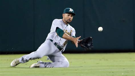 Oakland Athletics moving veteran Coco Crisp to leftfield - Sports Illustrated