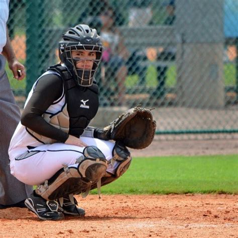 Louisville Slugger Softball Catcher’s Mitt | SoftballGearHQ.com