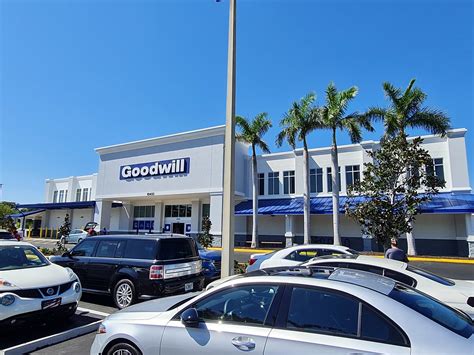 Goodwill (Naples, FL) | New store in former Office Depot | Flickr