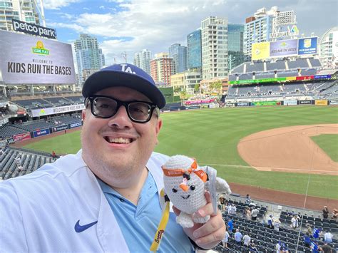 Dodgers fan guide: Dodger Stadium - True Blue LA - oggsync.com