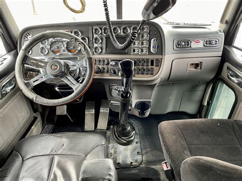 Peterbilt 389 Interior