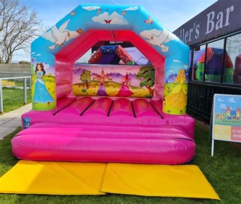 Bouncy Castles - Bouncy Castle Hire in Blackpool, Lytham-St Annes-On-Sea, Poulton-Le -Fylde ...