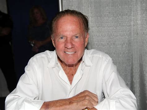 Football hall-of-famer Frank Gifford dies at 84 | PBS News