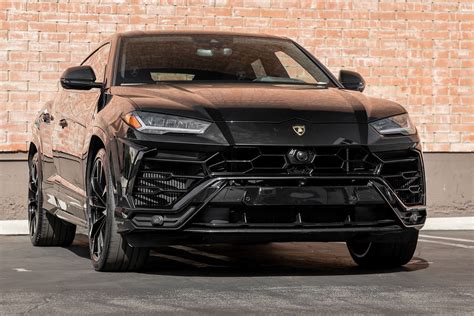 Lamborghini Urus Black - Premier Auto Boston