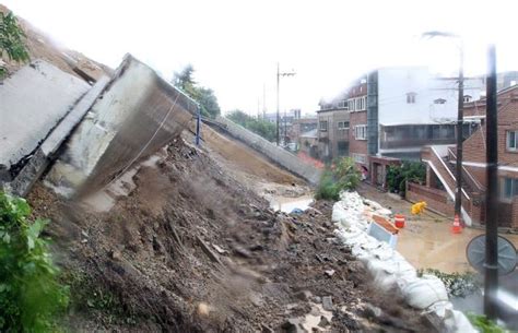 Devastating Typhoon with Winds So Strong That They Sent Rocks Flying ...