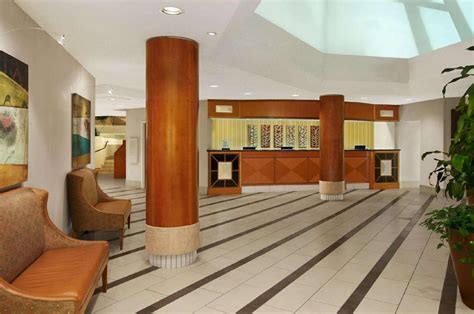 Embassy Suites Hotel Kansas City-Overland Park in Overland Park (KS) - Room Deals, Photos & Reviews