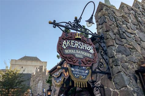 Akershus no EPCOT • Café da Manhã com as Princesas da Disney