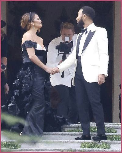 Chrissy Teigen and John Legend renewed their wedding vows on their 10th Anniversary! – Married ...