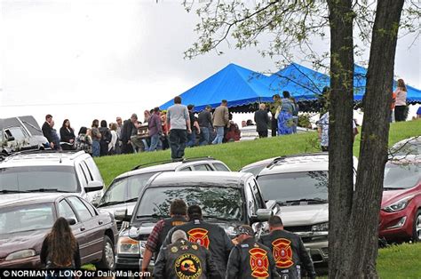 Hundreds gather for the final funeral of Rhoden family massacre in Ohio | Daily Mail Online