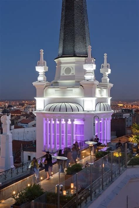 A Guide To Madrid Nightlife: Where To Party In Spain