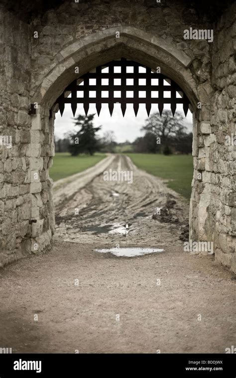 Portcullis at castle entrance Stock Photo - Alamy