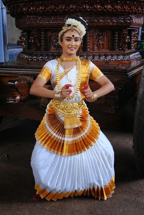 INDIAN CLASSICAL DANCE NEEDS : Mohiniyattam Costumes