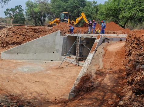 The Construction of Platjan Bridge Across the Limpopo River, Between ...