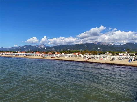 Forte dei Marmi Beach – What's the Beach Like & Should You Use a Beach Club? - Mom In Italy