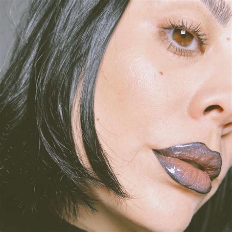 10 Bold Black Lip Liner Looks That Are Guaranteed Head Turners