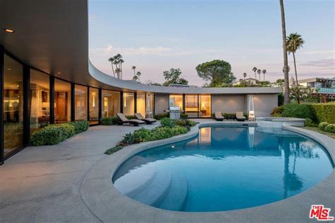 Inside Elon Musk's Stunning Los Angeles Home - Maxim