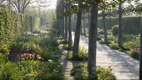 7 Great English Country Gardens To Explore