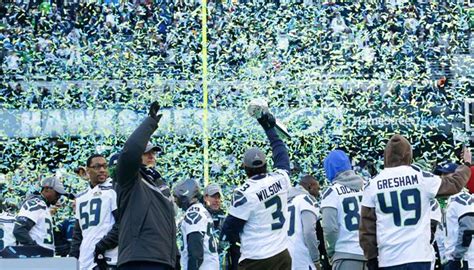 Photos: Seahawks celebrate Super Bowl victory with 12s | KOMO