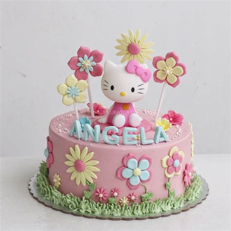 Hello kitty cake | Hello kitty birthday cake, Hello kitty cake, Hello ...