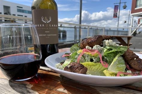 Scenic Waterfront Restaurants in Seattle - American Eats