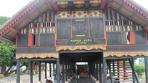 MUSEUM RUMOH ACEH - YouTube