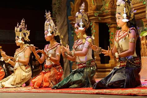 Khmer Apsara Dancers in Traditional Costume Editorial Stock Image - Image of ethnic, actor: 25697944