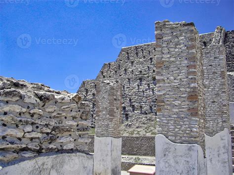 Famous Tula pyramids and statues in Mexico 6901625 Stock Photo at Vecteezy