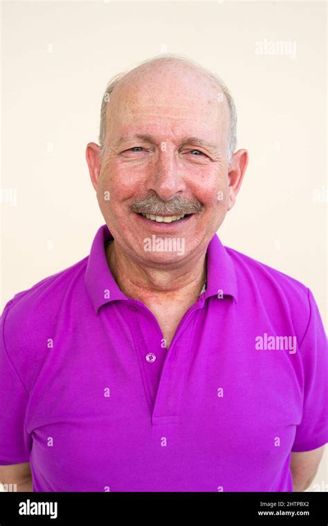 Old male alone hi-res stock photography and images - Alamy