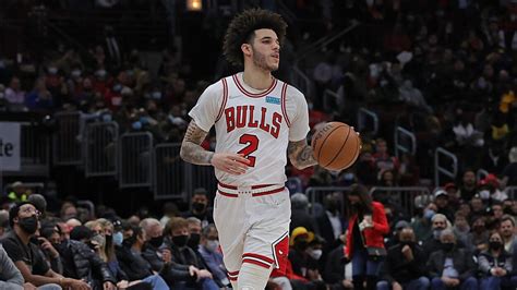 Bulls' Lonzo Ball sidelined 4-6 weeks due to left knee procedure | NBA.com