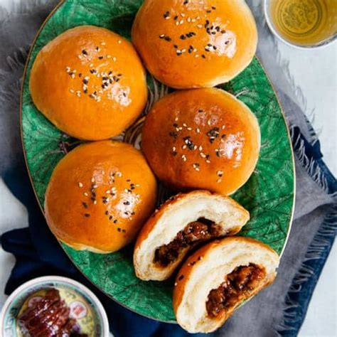 Baked Char Siu Bao (叉燒麵包, BBQ Pork Buns, Cha Siu Bao) | Lisa Lin