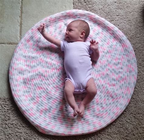 Round Crochet Baby Blanket