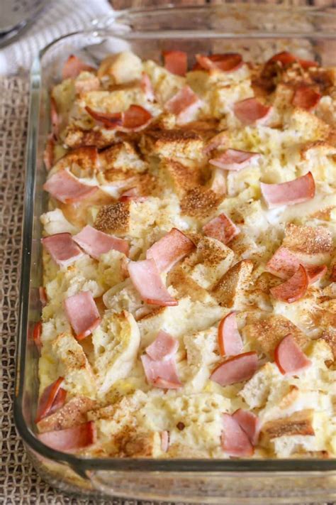 Eggs Benedict Casserole {Simple & Delicious} | Lil' Luna