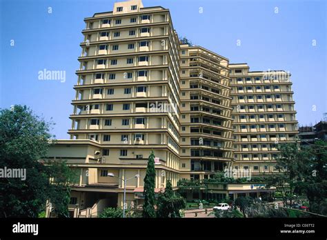 MBT 85141 : lilavati hospital building bandra reclamation bombay Stock Photo: 43177122 - Alamy