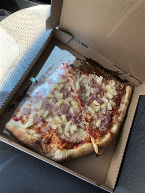 Pineapple on pizza=the best pizza : r/Pizza