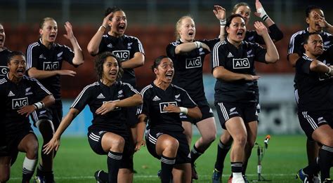 New Zealand women's rugby team go professional