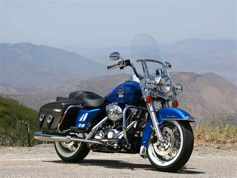 Harley Davidson Motorcycle On The Road | Wallpaper For Desktop