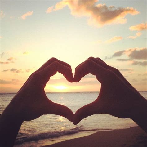 heart shape sunset | Beach photography, Love photos, Nature pictures