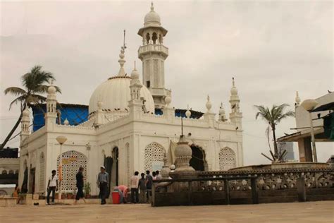 Haji Ali Dargah - all that you need to know about this floating wonder | Times of India Travel