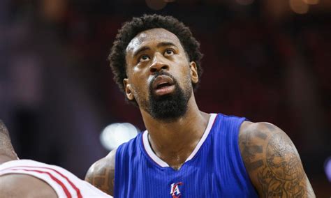 The Clippers and Mavericks’ race to sign DeAndre Jordan spawned an epic emoji battle | For The Win