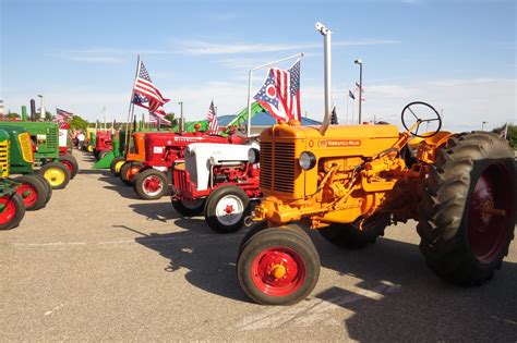 Nomadic Newfies: St. Ignace Antique Tractor Show & Parade