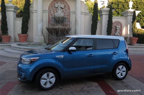 2015 Kia Soul EV: 100 Miles of Electric Vehicle Style | GearDiary