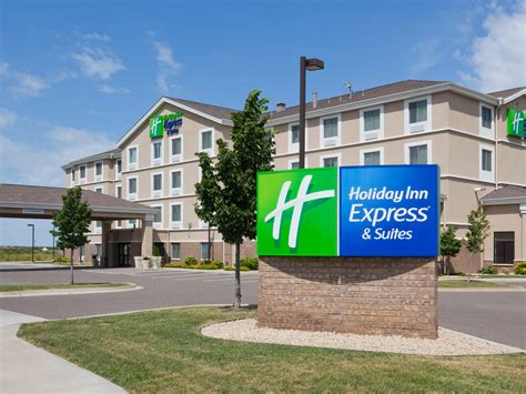 Hotel in Rogers, MN near Minneapolis | Holiday Inn Express & Suites Rogers